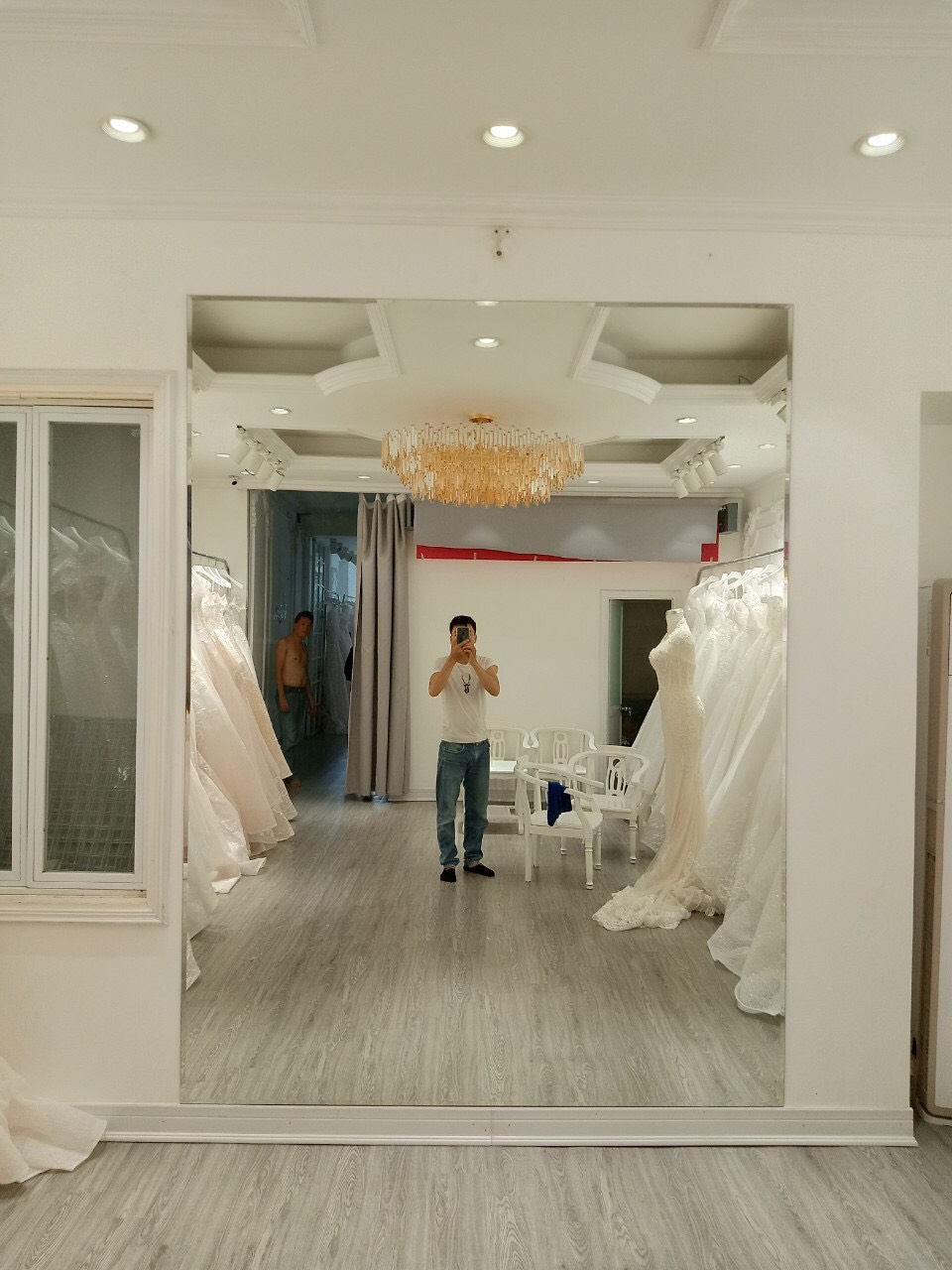 Gương soi kích thước lớn