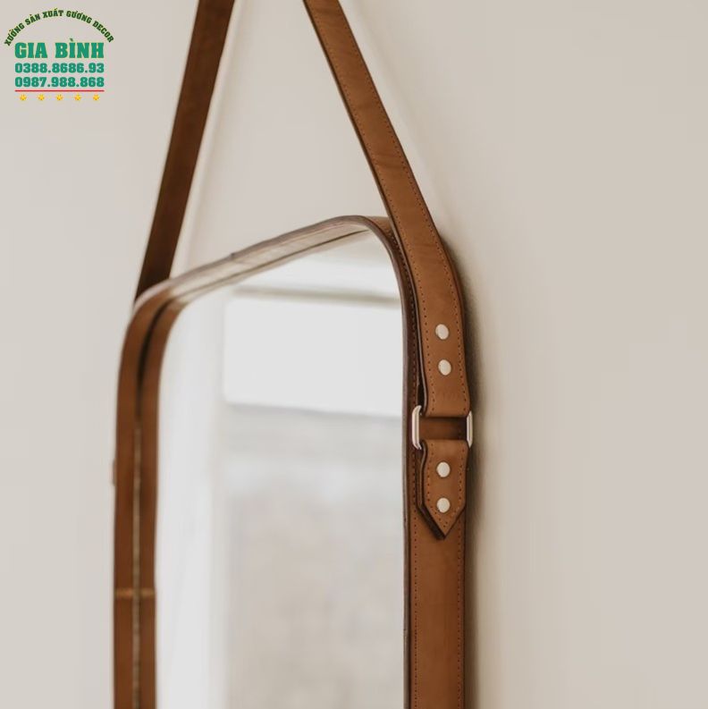 Gương dây da treo tường thiết kế hình vuông mã TT06