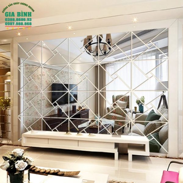 Gương dán tường Acrylic thiết kế 4 tam giác vuông kết hợp mã DT07