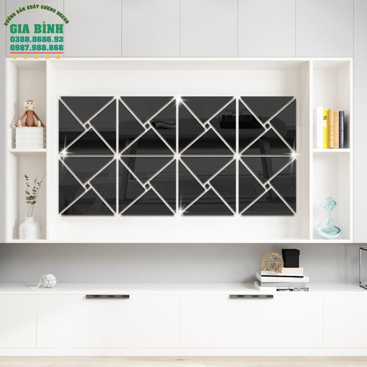 Gương dán tường Acrylic thiết kế 4 tam giác vuông kết hợp mã DT07