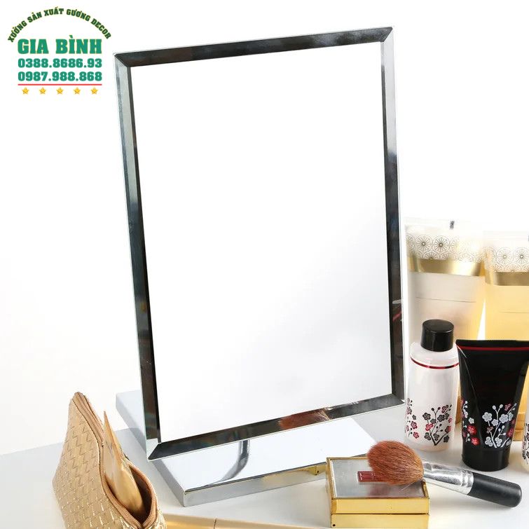 Gương trang điểm có đế kim loại mã TĐ18