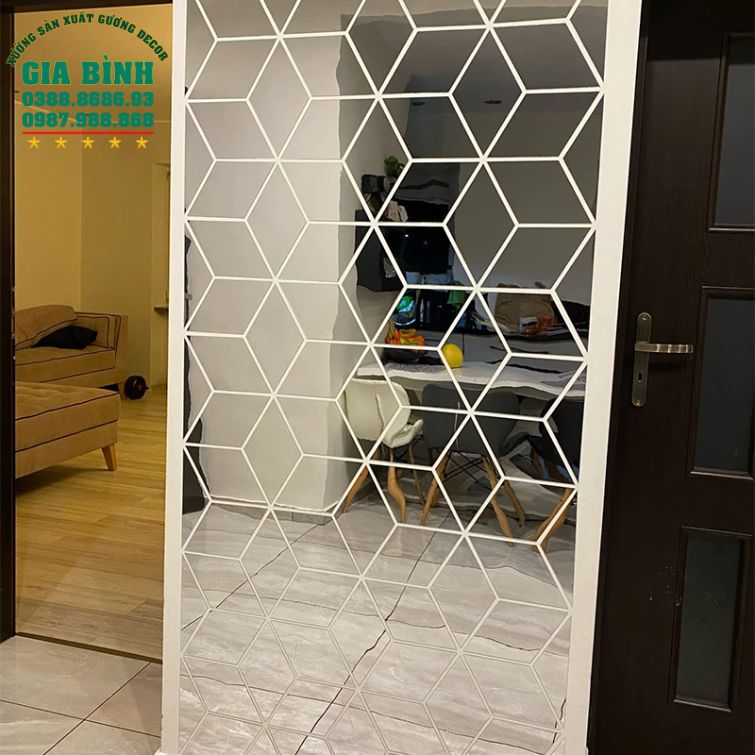 Gương dán tường hình thoi tạo kiểu độc đáo mã DT04