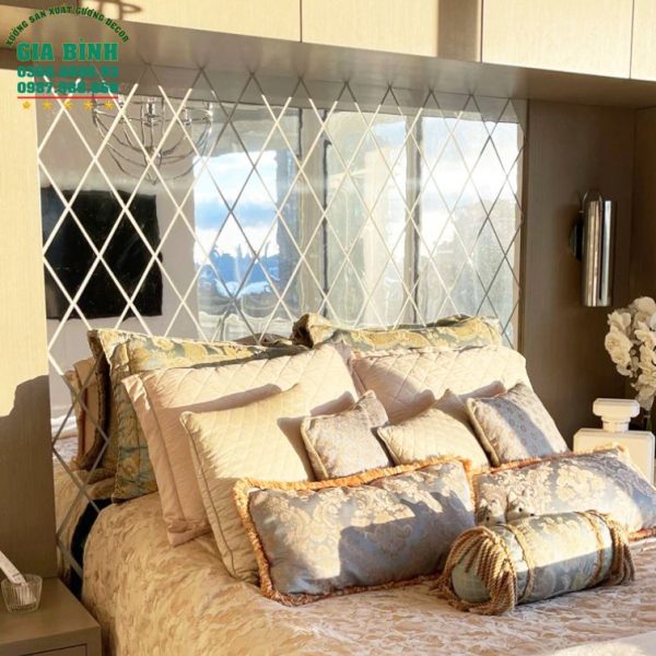 Gương dán tường Acrylic 3D hình thoi đơn giản mã DT05