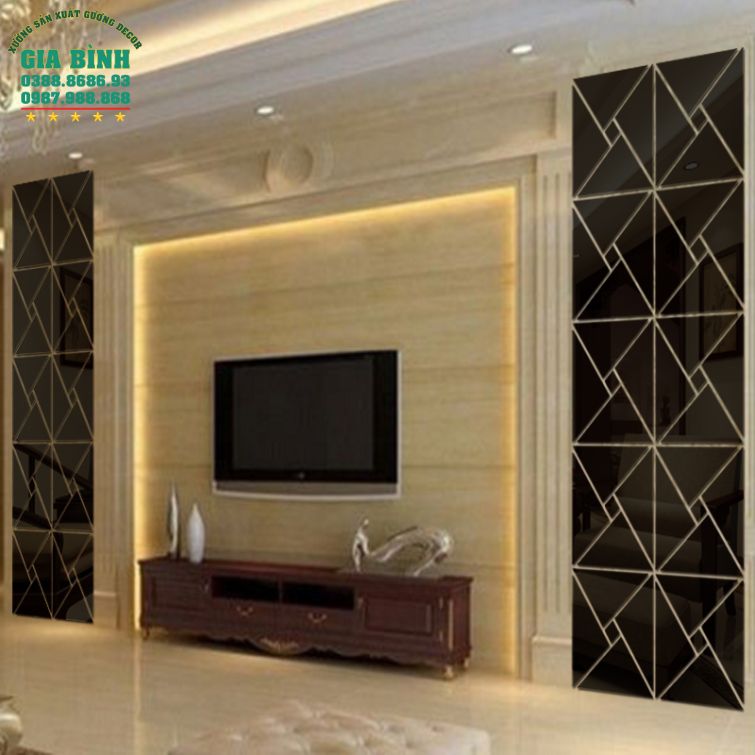 Gương dán tường Acrylic thiết kế 4 tam giác vuông kết hợp mã DT07