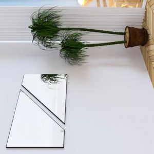 Gương dán tường gồm hai mảnh kính ghép lại độc đáo mã DT01