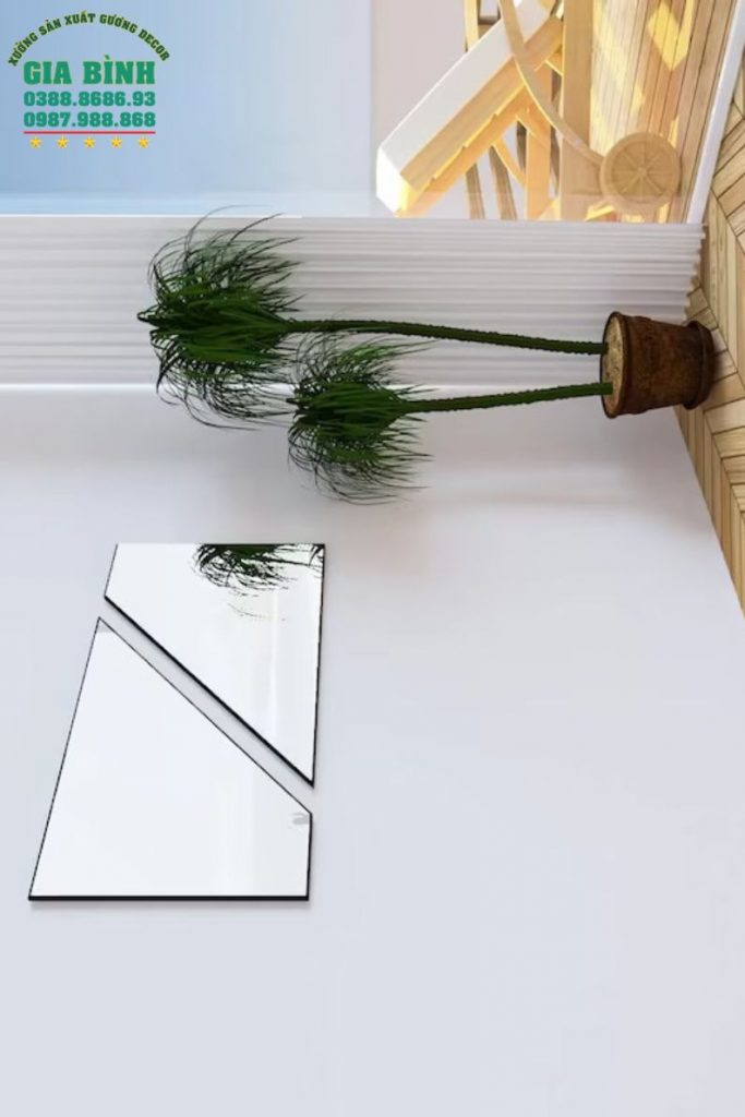 Gương dán tường gồm hai mảnh kính ghép lại độc đáo mã DT01